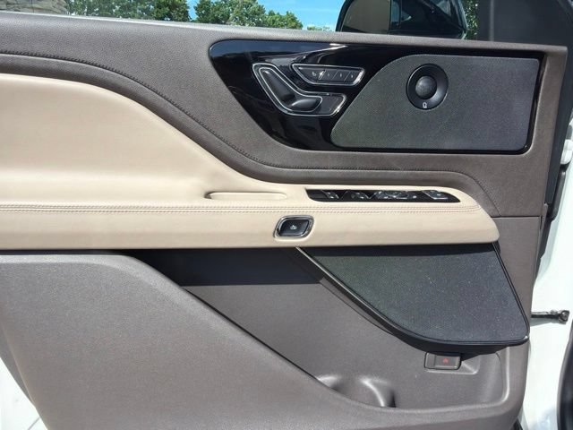 Used 2024 Lincoln Aviator Reserve w/ Equipment Group 201A AWD/4WD image 28