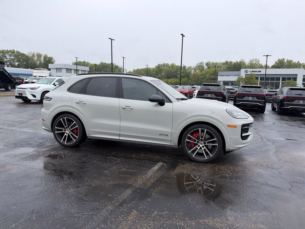 Used 2025 Porsche Cayenne GTS AWD/4WD image 18
