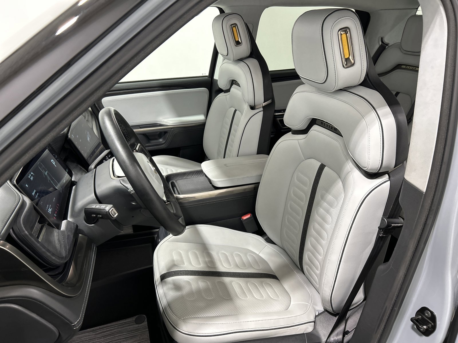 Used 2024 Rivian R1T Adventure AWD/4WD image 20