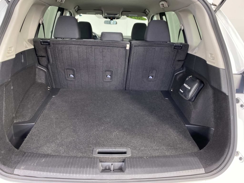 Used 2024 Nissan Rogue S AWD/4WD image 8
