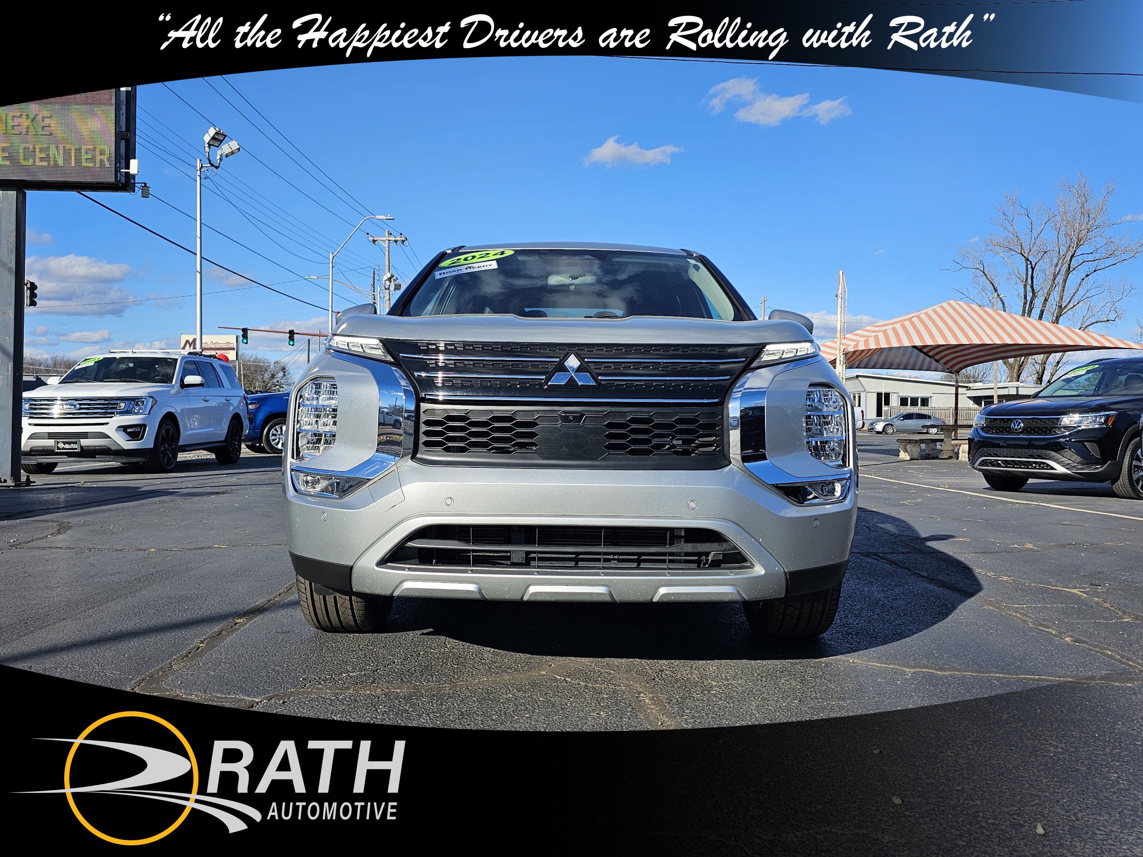 Used 2024 Mitsubishi Outlander SE image 3