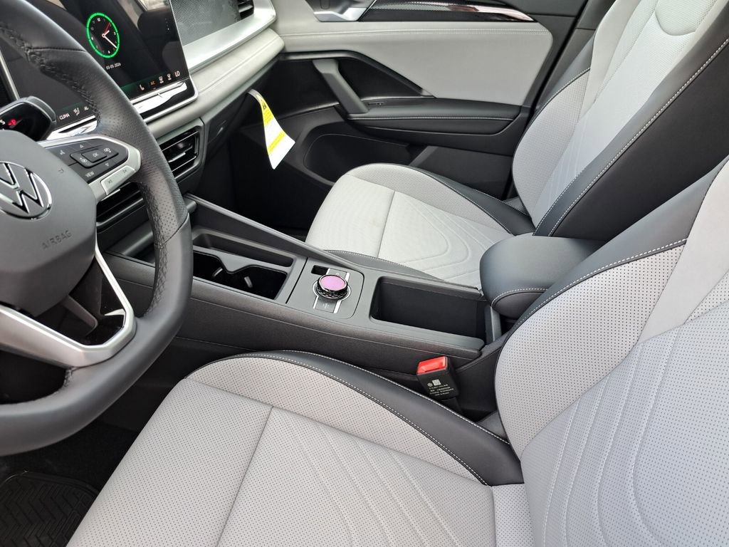 New 2026 Volkswagen Tiguan SE R-Line image 17
