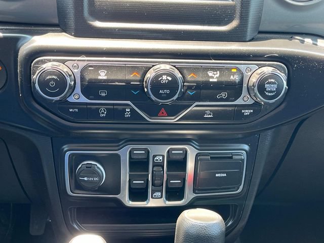 Used 2021 Jeep Gladiator Overland w/ Trailer Tow Package AWD/4WD image 31