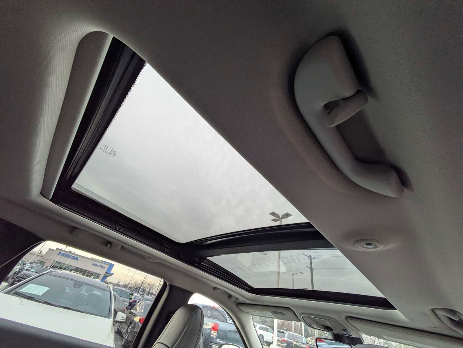 Used 2021 Jeep Cherokee Limited image 21