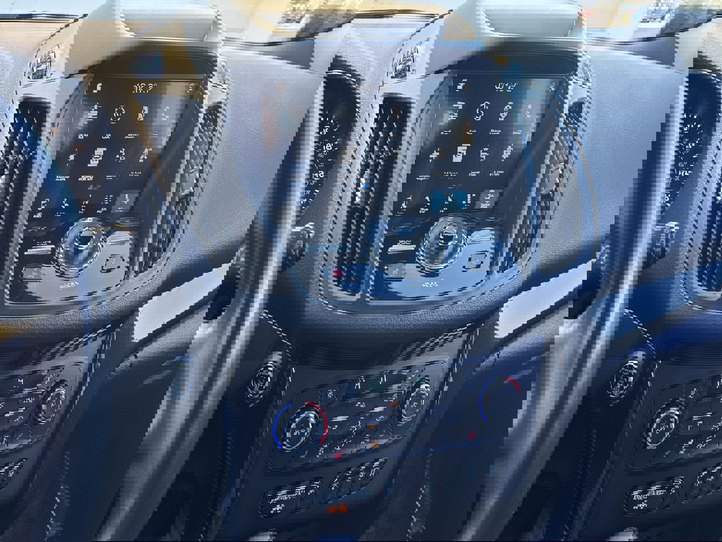 Used 2019 Ford Escape Titanium w/ U9j03 - Titanium Tow Package image 17