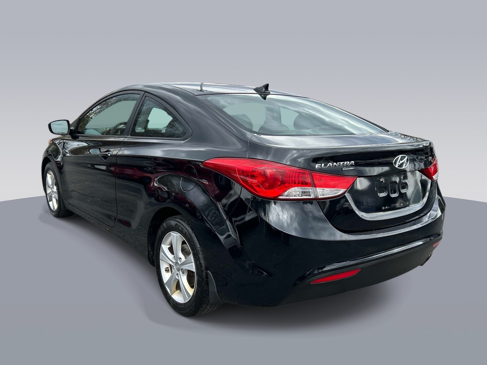 Used 2013 Hyundai Elantra FWD image 5
