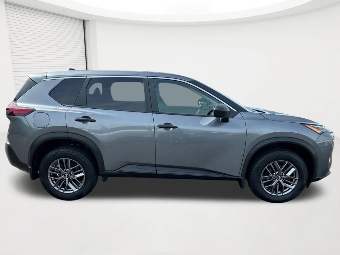 Used 2023 Nissan Rogue S AWD/4WD image 4