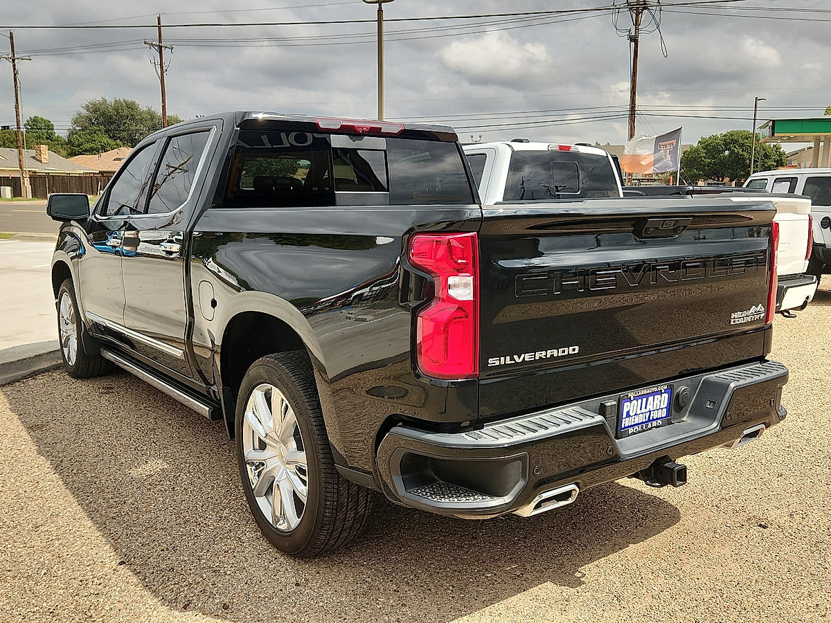 Used 2025 Chevrolet Silverado 1500 High Country AWD/4WD image 2