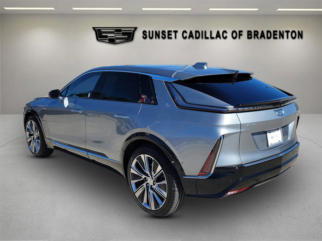 Used 2024 Cadillac Lyriq Luxury w/ LPO, Floor Liner Package image 39