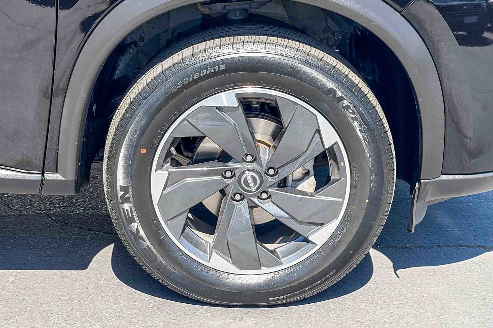 Used 2024 Nissan Rogue SV image 9