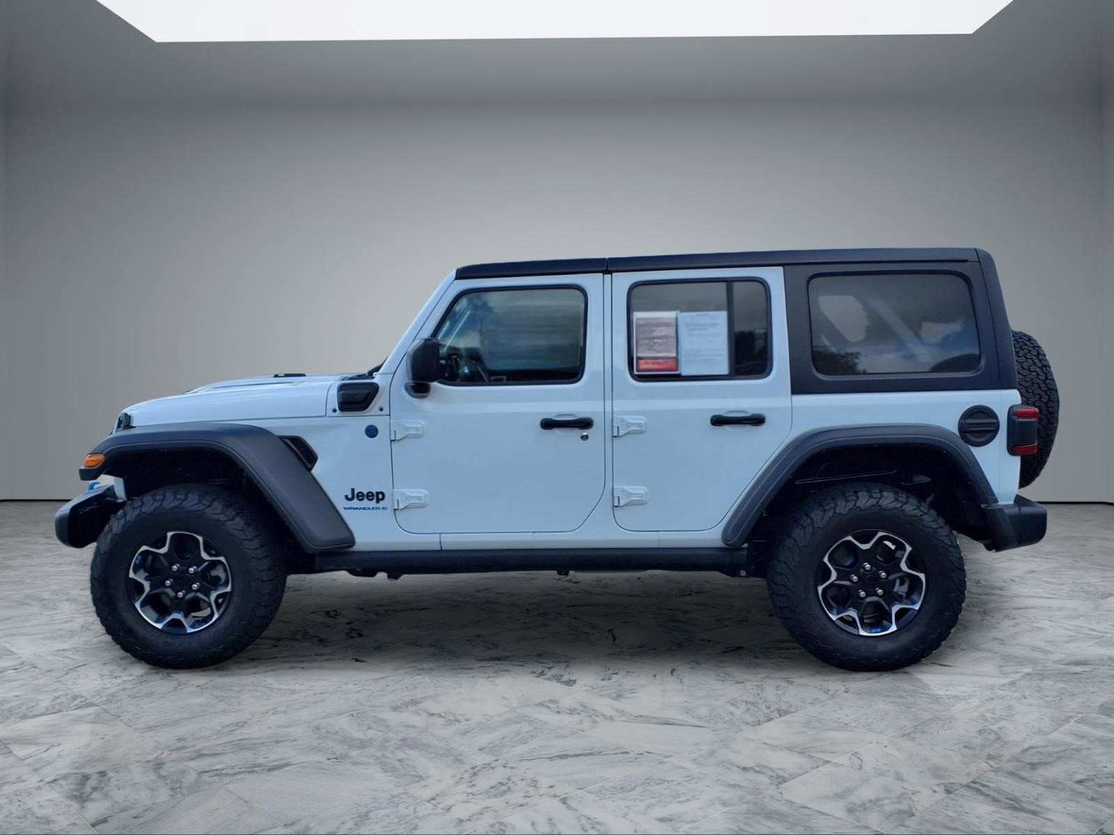 Used 2023 Jeep Wrangler Unlimited Rubicon 4xe image 4