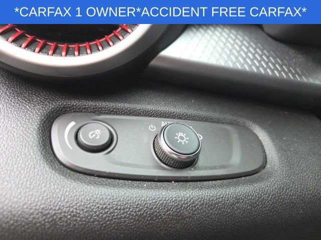 Used 2024 Chevrolet Trax RS w/ Sunroof Package FWD image 29