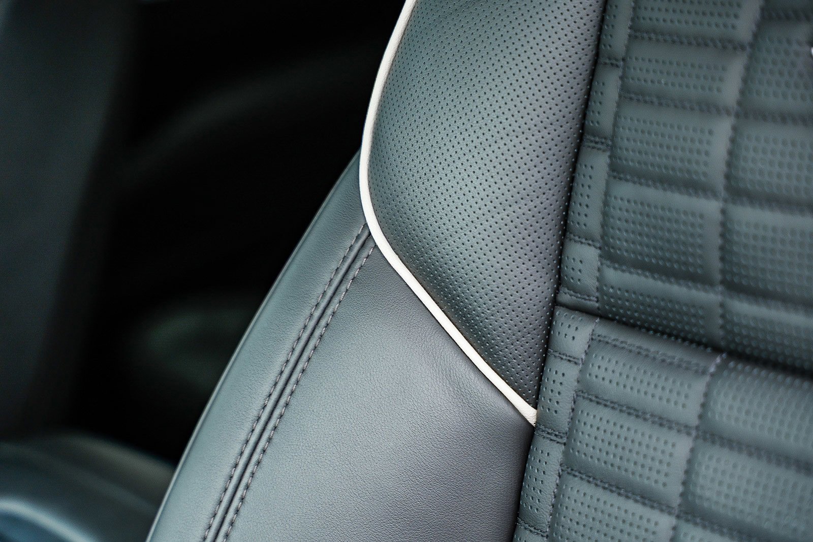 Used 2025 Cadillac Escalade ESV Sport Platinum w/ LPO, Floor Liner Package image 26