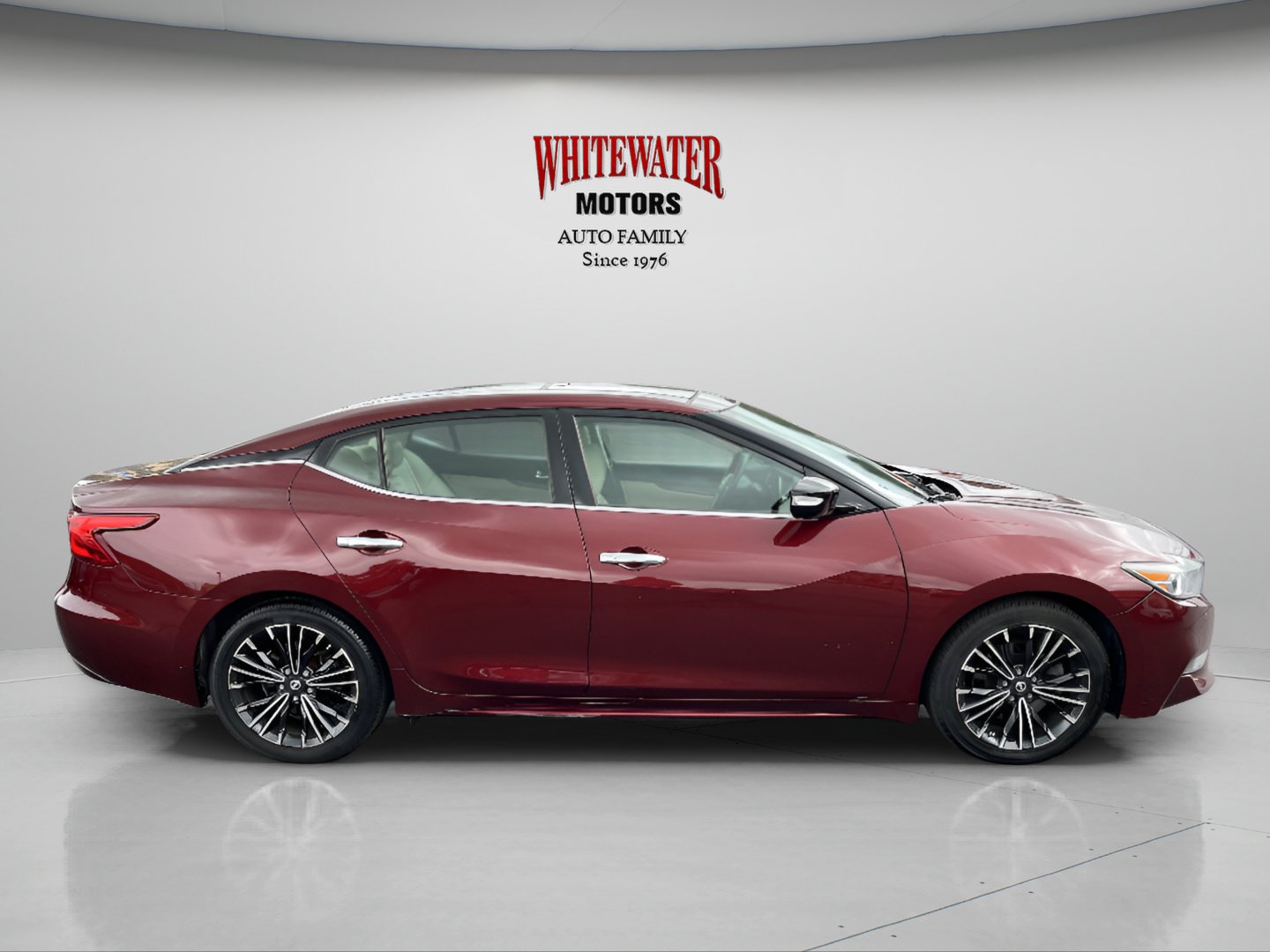 Used 2016 Nissan Maxima Platinum FWD image 4