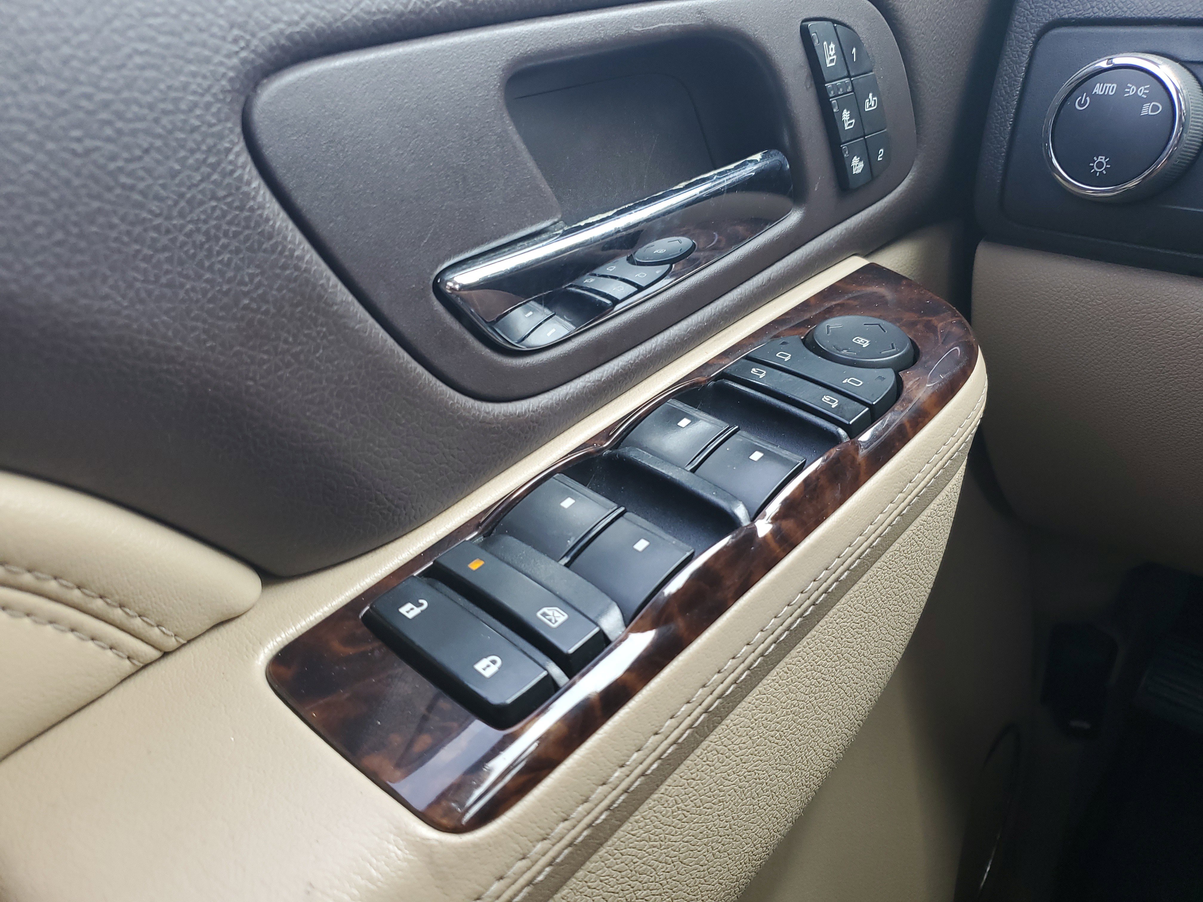 Used 2011 GMC Yukon XL Denali image 20