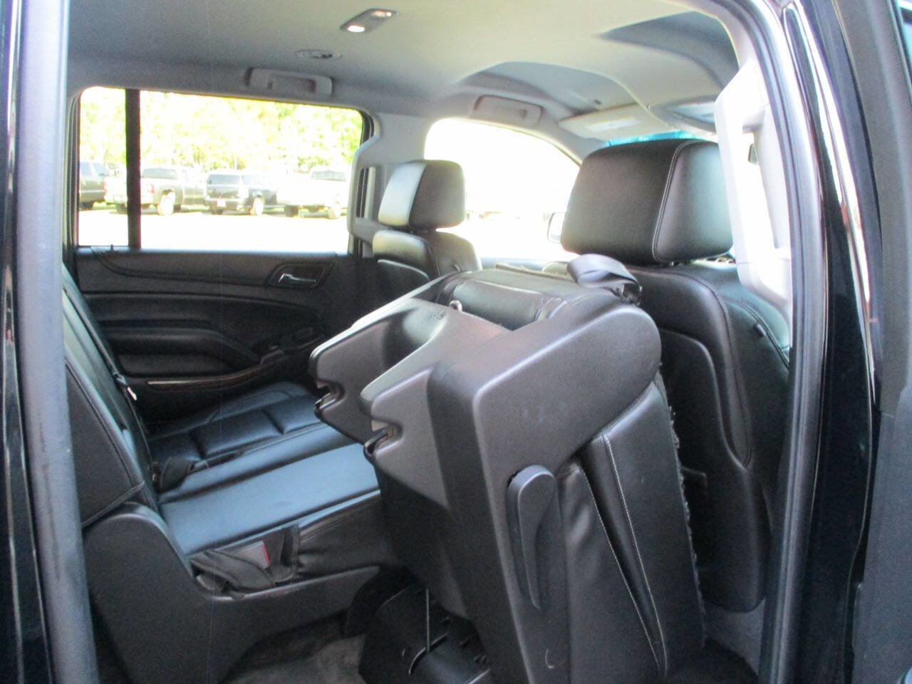 Used 2015 Chevrolet Suburban LT image 26