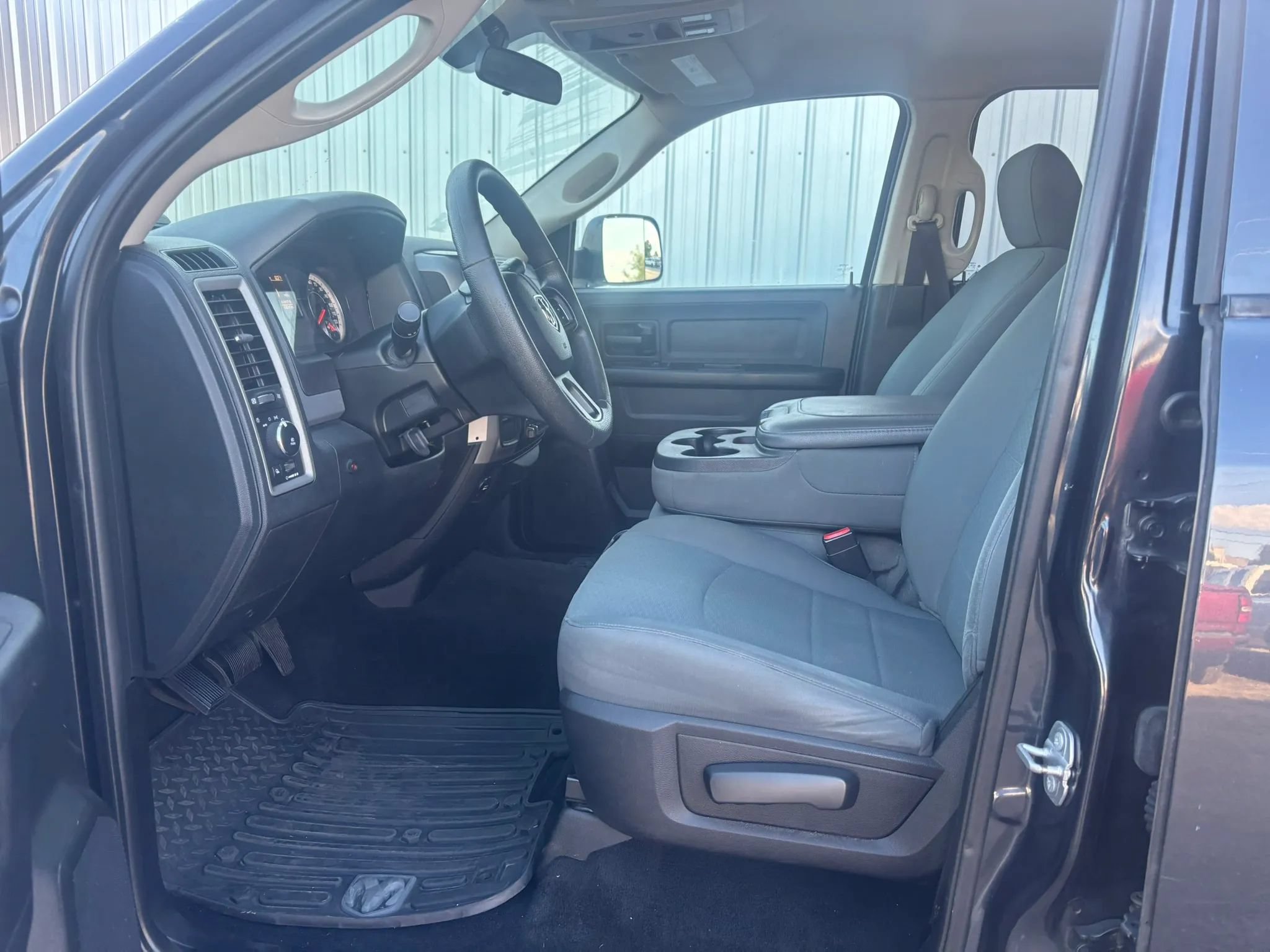 Used 2017 RAM 1500 ST w/ SXT Appearance Group AWD/4WD image 19