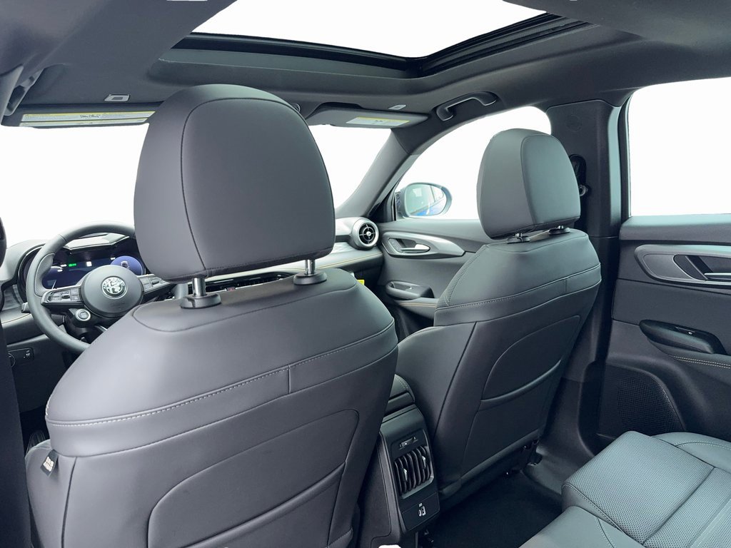 New 2025 Alfa Romeo Tonale w/ Premium Package image 34