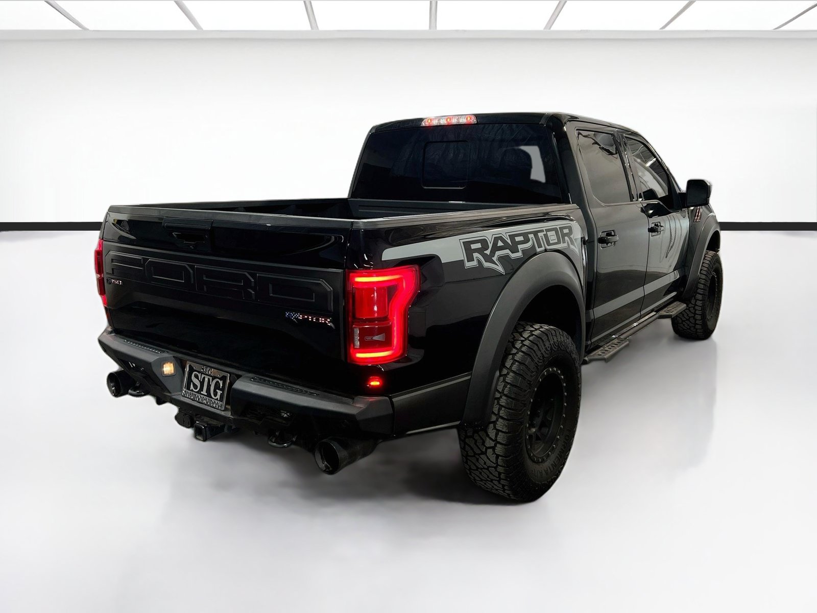 Used 2018 Ford F150 Raptor w/ Equipment Group 802A Luxury AWD/4WD image 4