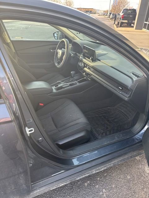 Used 2023 Honda Accord EX image 17