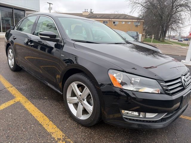 Used 2015 Volkswagen Passat 1.8T Limited Edition image 1
