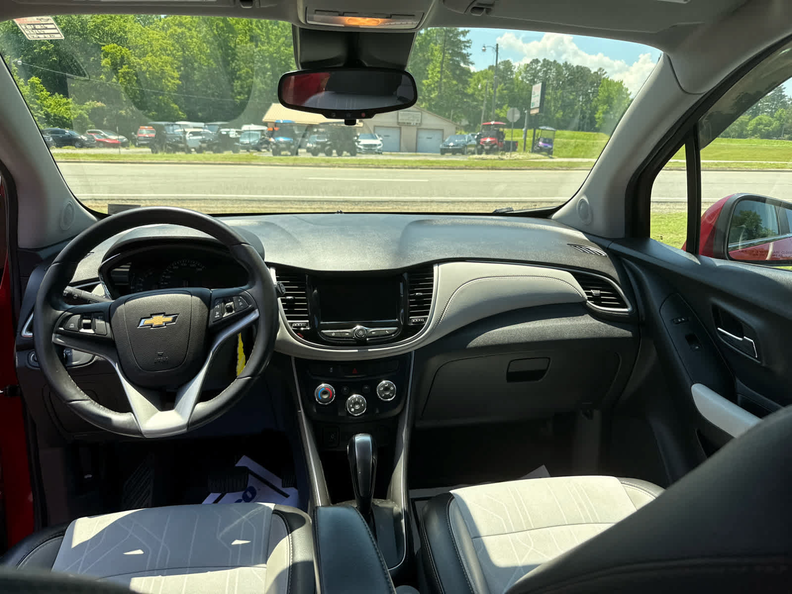 Used 2020 Chevrolet Trax LT w/ Driver Confidence Package AWD/4WD image 26