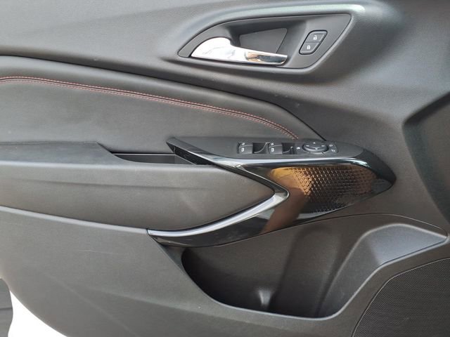 Used 2024 Chevrolet Trax RS w/ Sunroof Package image 16