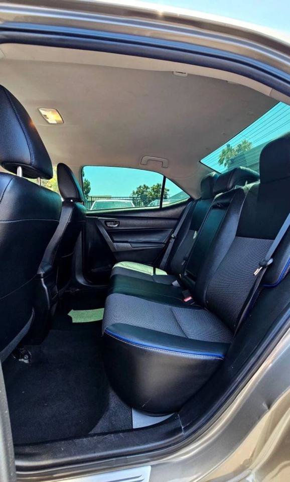 Used 2019 Toyota Corolla SE FWD image 11