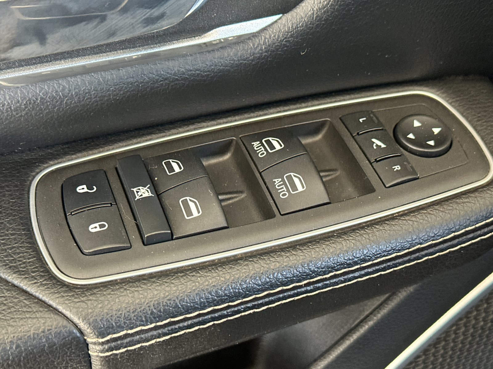 Used 2022 RAM 1500 Laramie RWD image 11
