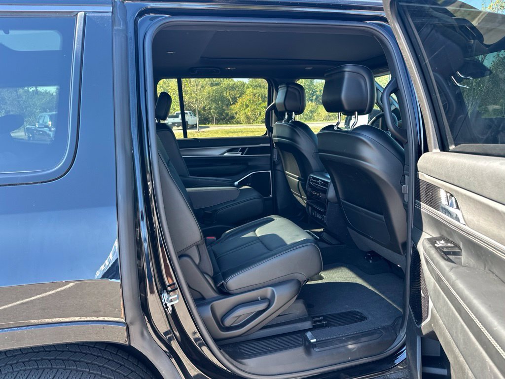 New 2026 Jeep Grand Wagoneer Limited w/ Premium Group II AWD/4WD image 20