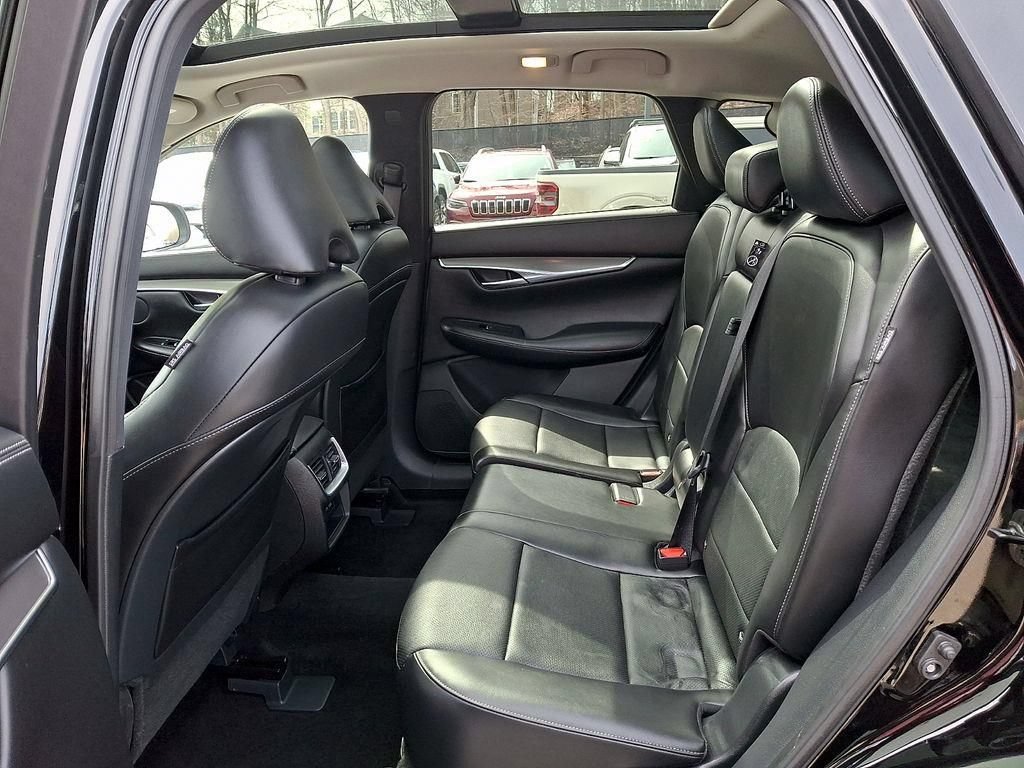Used 2023 INFINITI QX50 Luxe AWD/4WD image 11
