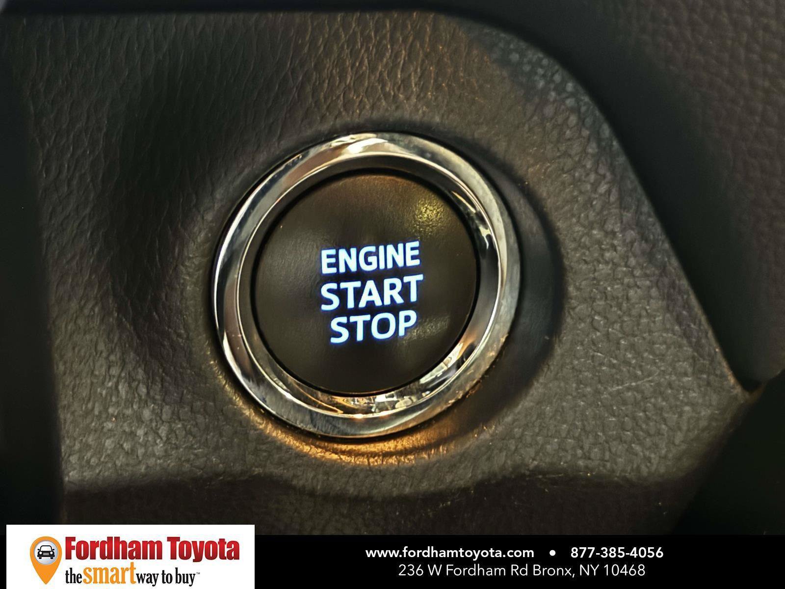 Used 2019 Toyota RAV4 XLE AWD/4WD image 25