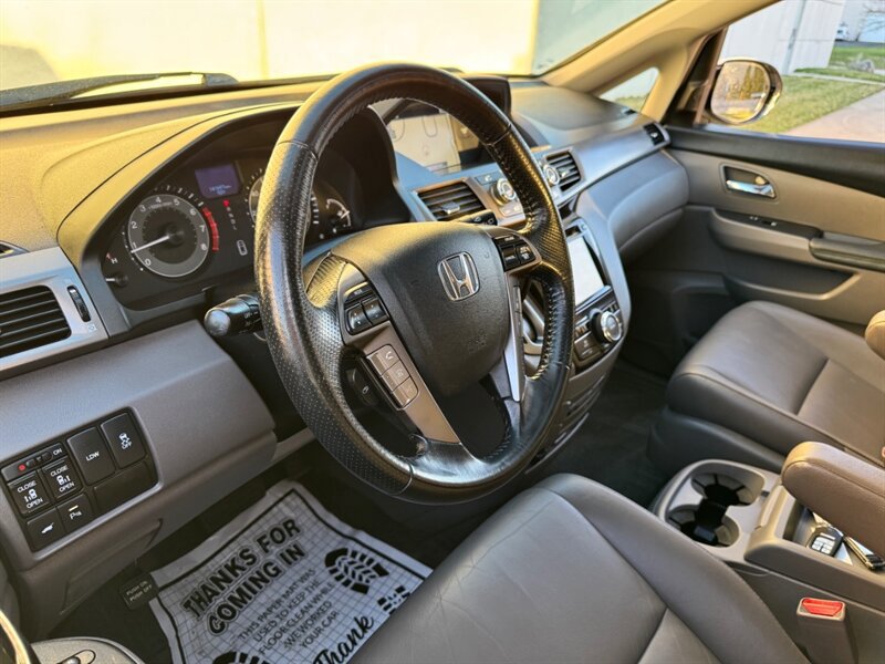 Used 2015 Honda Odyssey Touring Elite image 16