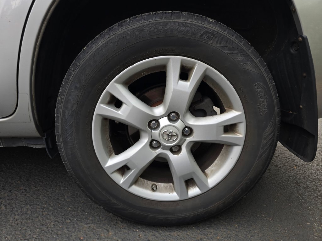 Used 2012 Toyota RAV4 4WD V6 w/ Tow Prep Pkg image 5