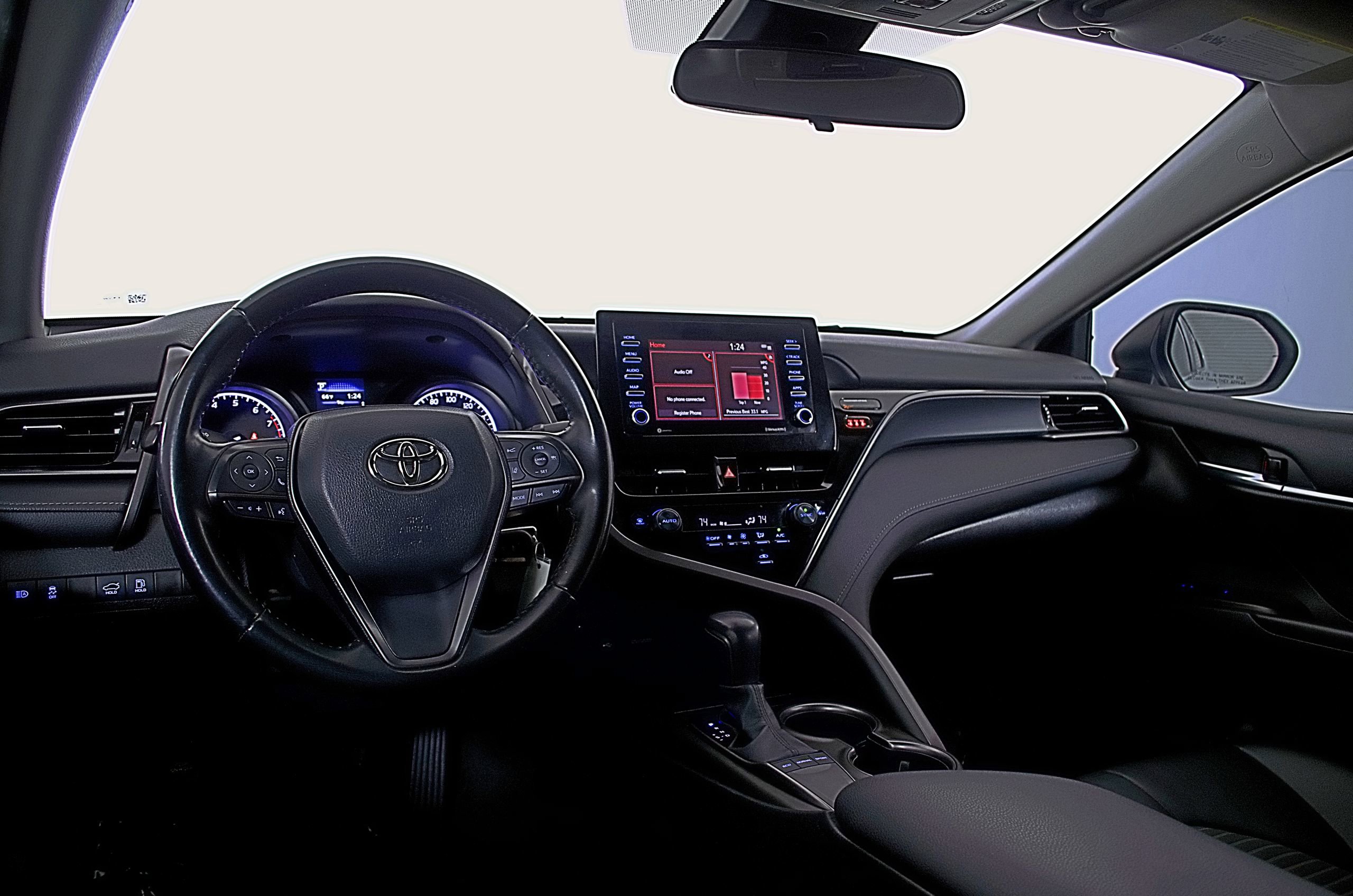 Used 2023 Toyota Camry SE image 12