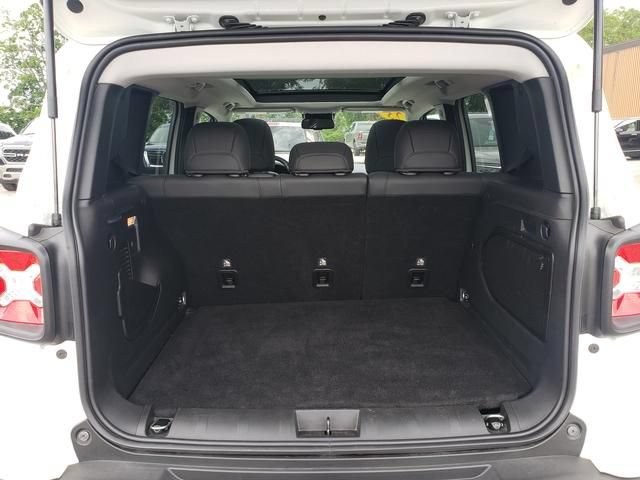 Used 2023 Jeep Renegade Limited w/ Sun/Sound Group AWD/4WD image 5