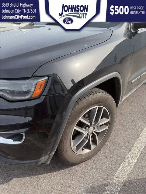 Used 2017 Jeep Grand Cherokee Limited w/ Luxury Group II AWD/4WD image 4