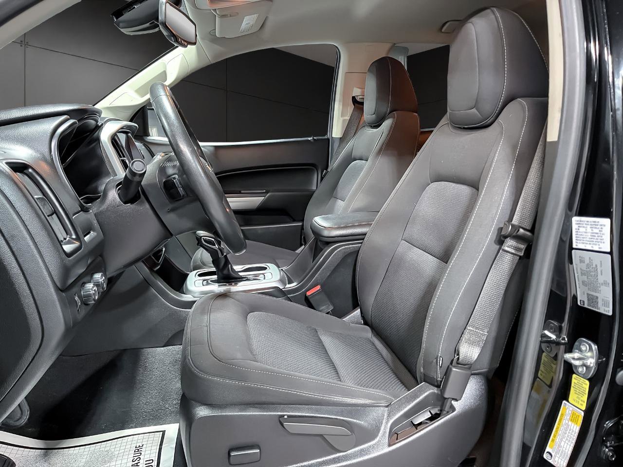 Used 2022 Chevrolet Colorado LT w/ Safety Package image 9