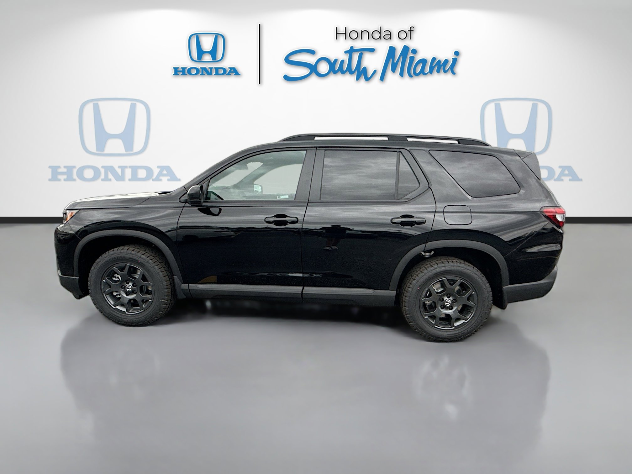 New 2026 Honda Pilot TrailSport image 4
