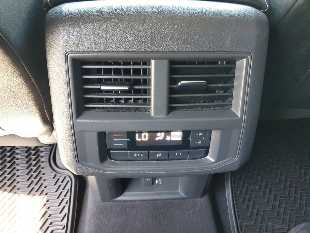 Used 2021 Volkswagen Atlas SE image 12