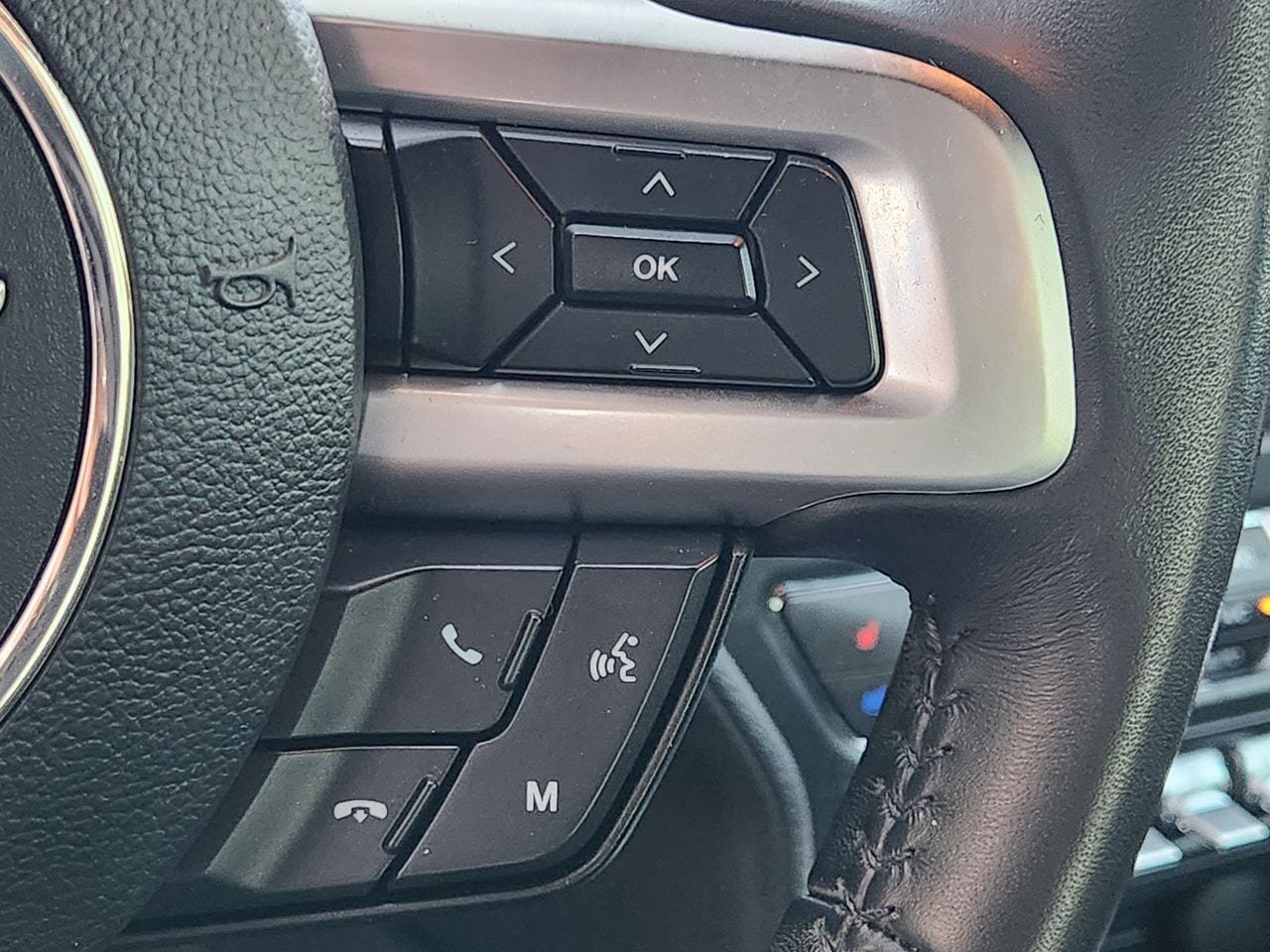 Used 2020 Ford Mustang Premium RWD image 27