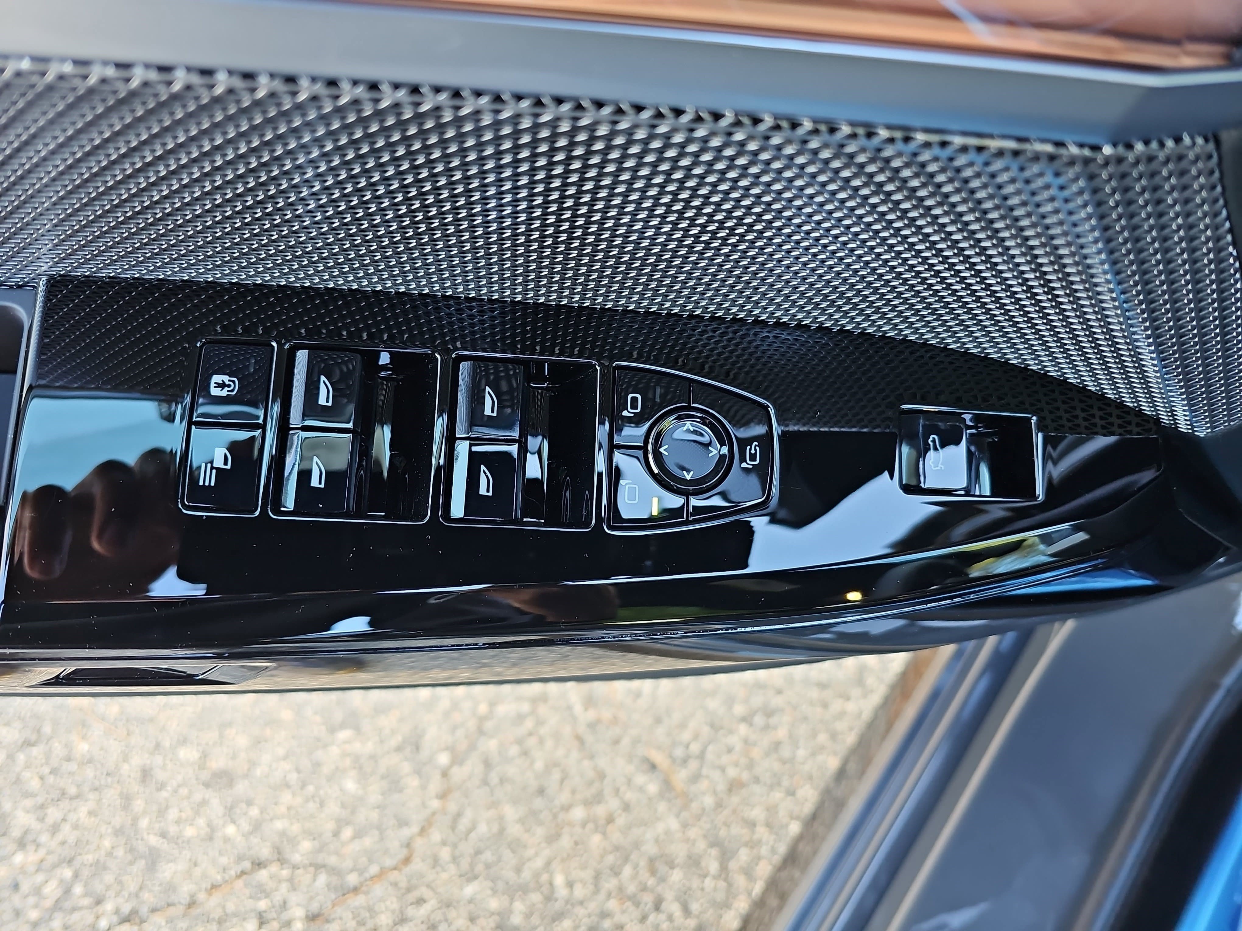 New 2026 BMW 740i image 30