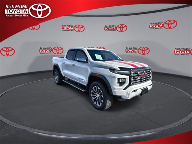 Used 2024 GMC Canyon Denali image 2