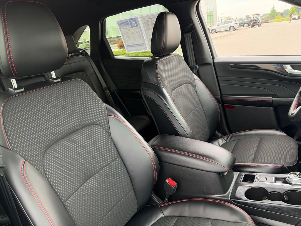 Used 2023 Ford Escape ST-Line w/ Tech Pack #1 FWD image 13