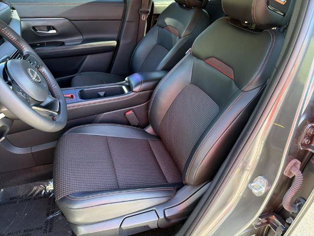Certified 2025 Nissan Kicks SR w/ SR Premium Package FWD image 17