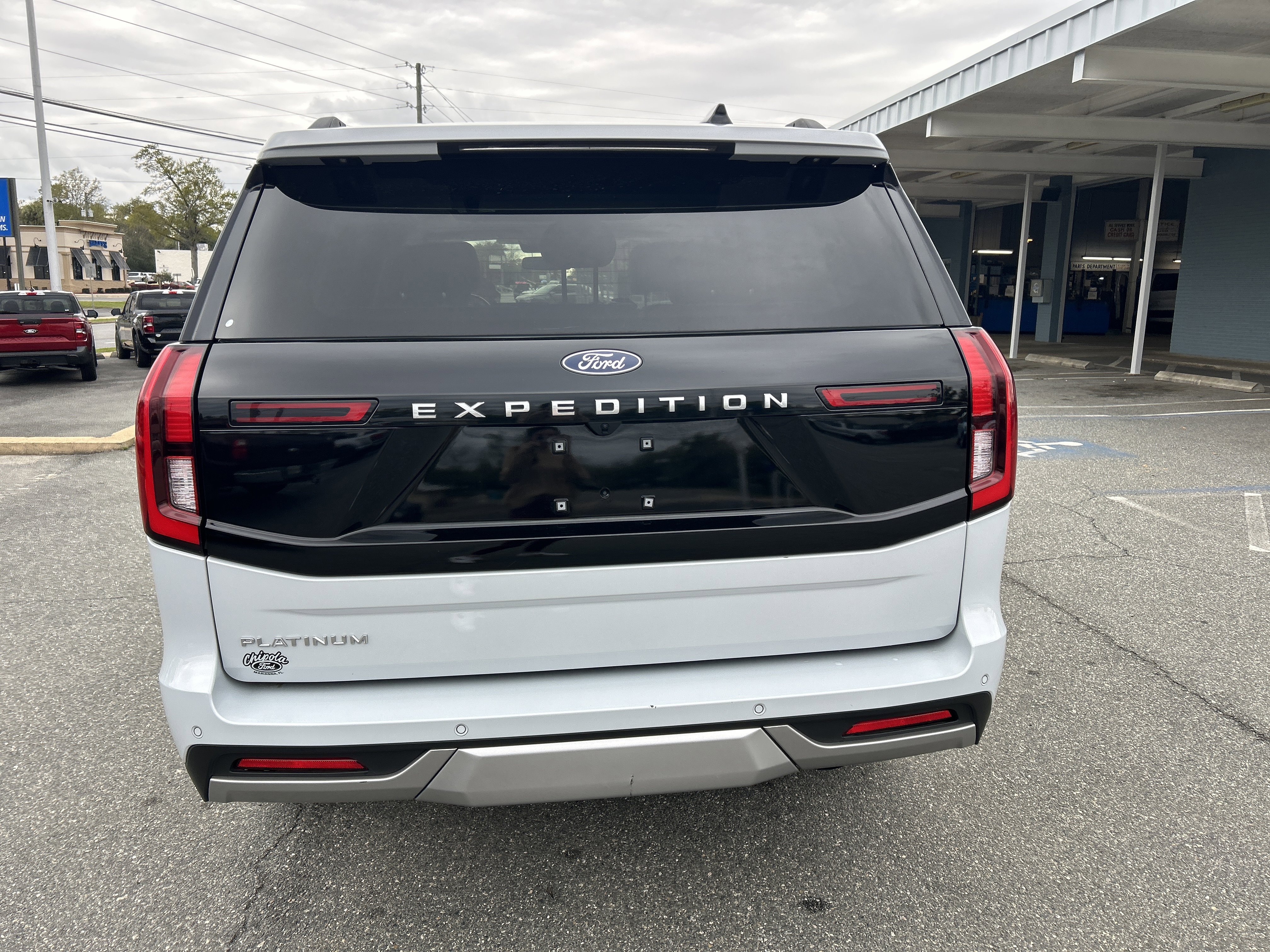 Certified 2025 Ford Expedition Platinum image 6