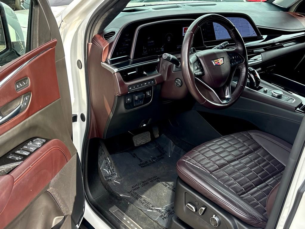 Used 2024 Cadillac Escalade ESV Sport Platinum w/ Heavy-Duty Trailer Package image 17