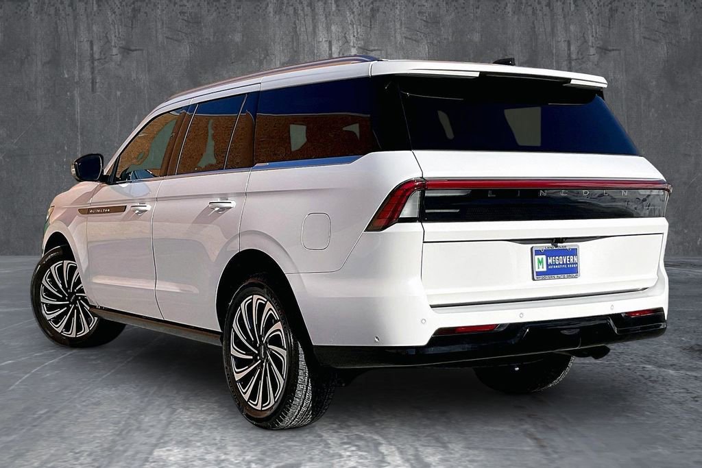 Used 2025 Lincoln Navigator Black Label image 4