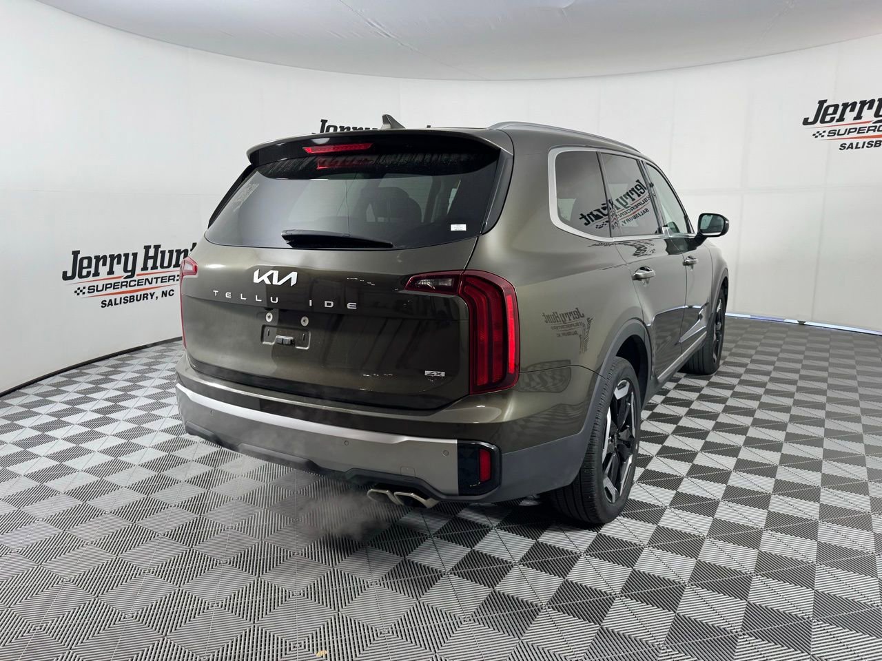 Used 2025 Kia Telluride S image 9
