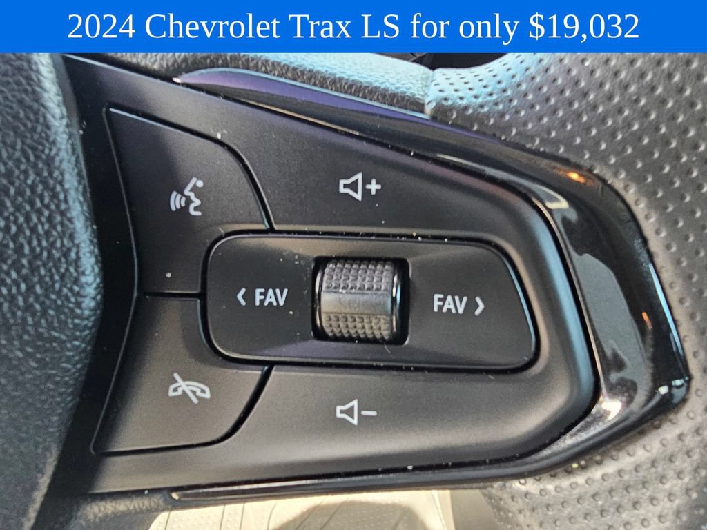 Used 2024 Chevrolet Trax LS FWD image 25